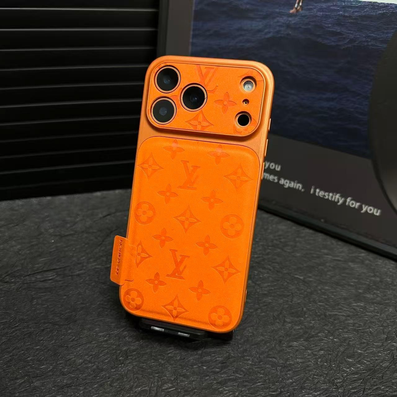 Luxury Embossed Pattern Phone Case – Dual-Tone Premium Protection 💎📱