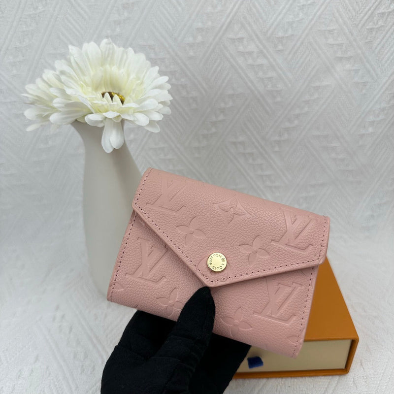 L-Luxurious Fashion Wallet – Sophisticated and Functional