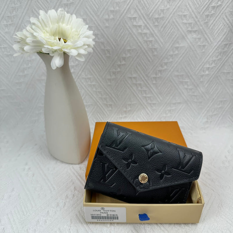 L-Luxurious Fashion Wallet – Sophisticated and Functional