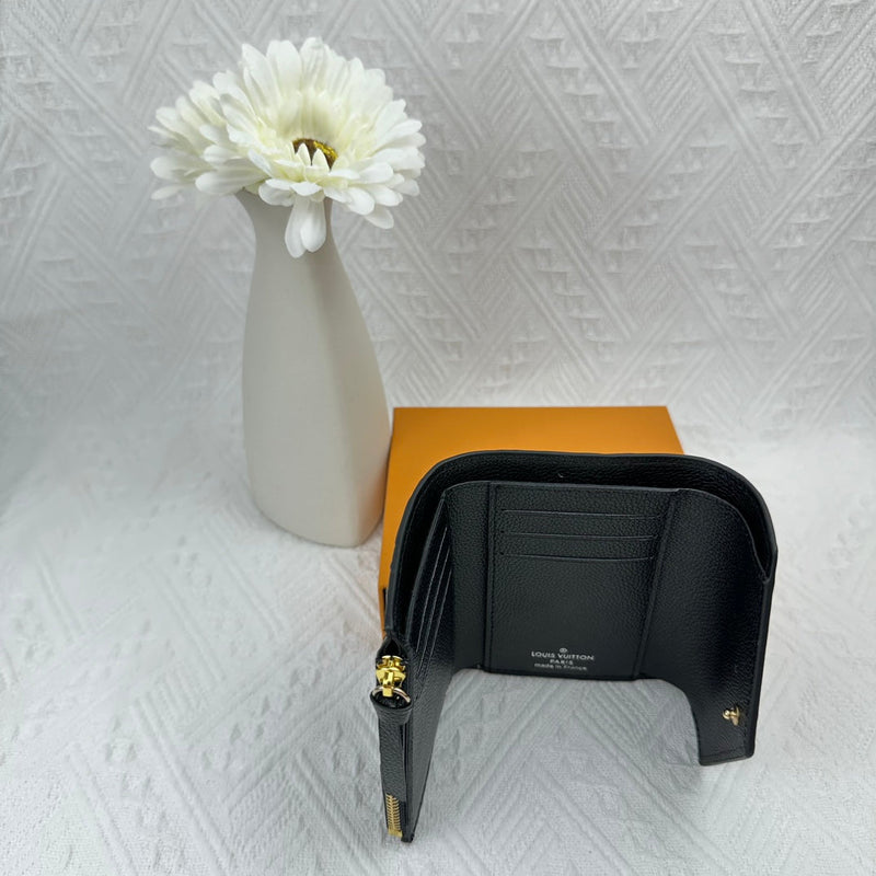 L-Luxurious Fashion Wallet – Sophisticated and Functional